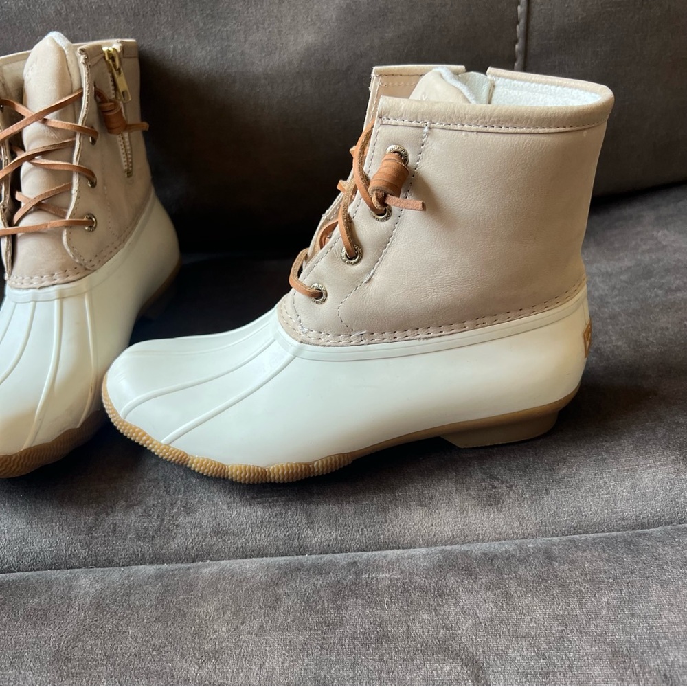 Sperry Saltwater Duck‎ Tan and Cream Boots - Picture 3 of 8